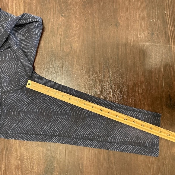 Tuff Athletics Capri Leggings - Picture 7 of 9